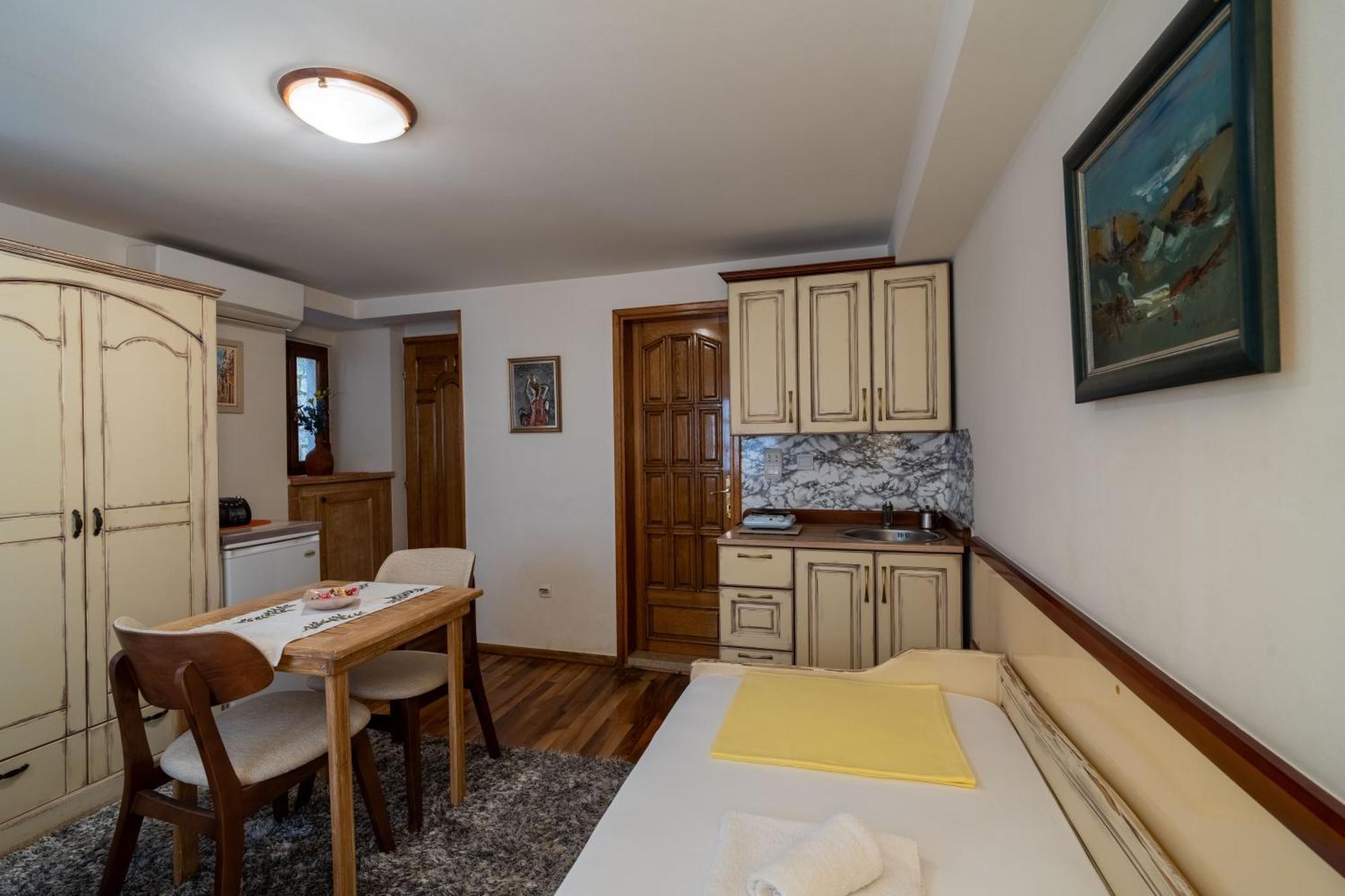 Studios Belvi Kotor Exteriér fotografie